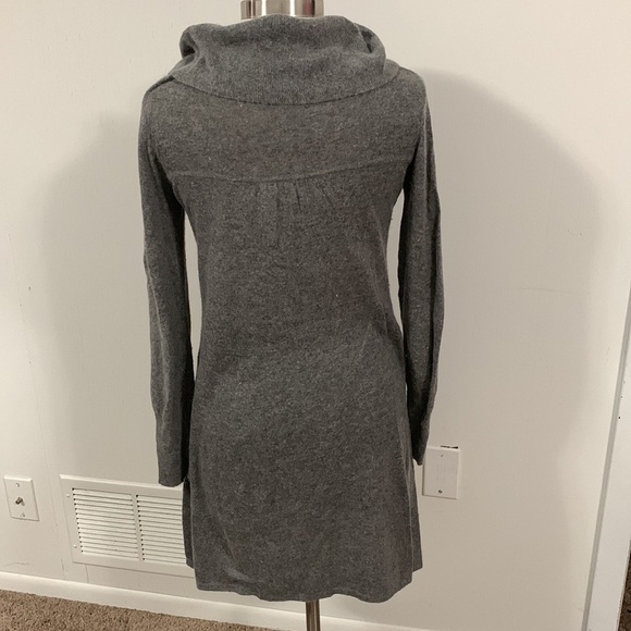 BCBGMaxazria Knit Dress Size M, no material tag gray, very soft possible vintage - Picture 2 of 3